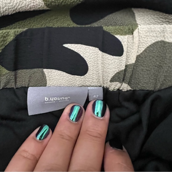 ASOS Black Green & Khaki Camo Midi Asymmetrical Tiered Ruffle Warp Skirt Sz L - Picture 9 of 14